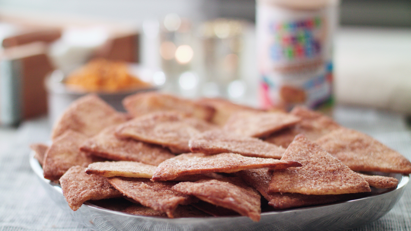https://therealkitchen.com/wp-content/uploads/2020/11/Cinnamon-Toast-Crunch-Cinnadust-Tortilla-Chips-001.jpg